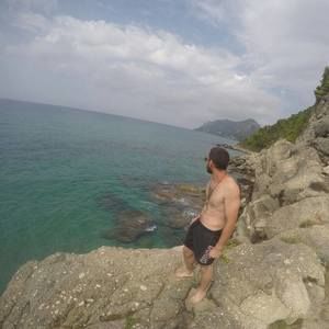 Meet your Posher, Etai